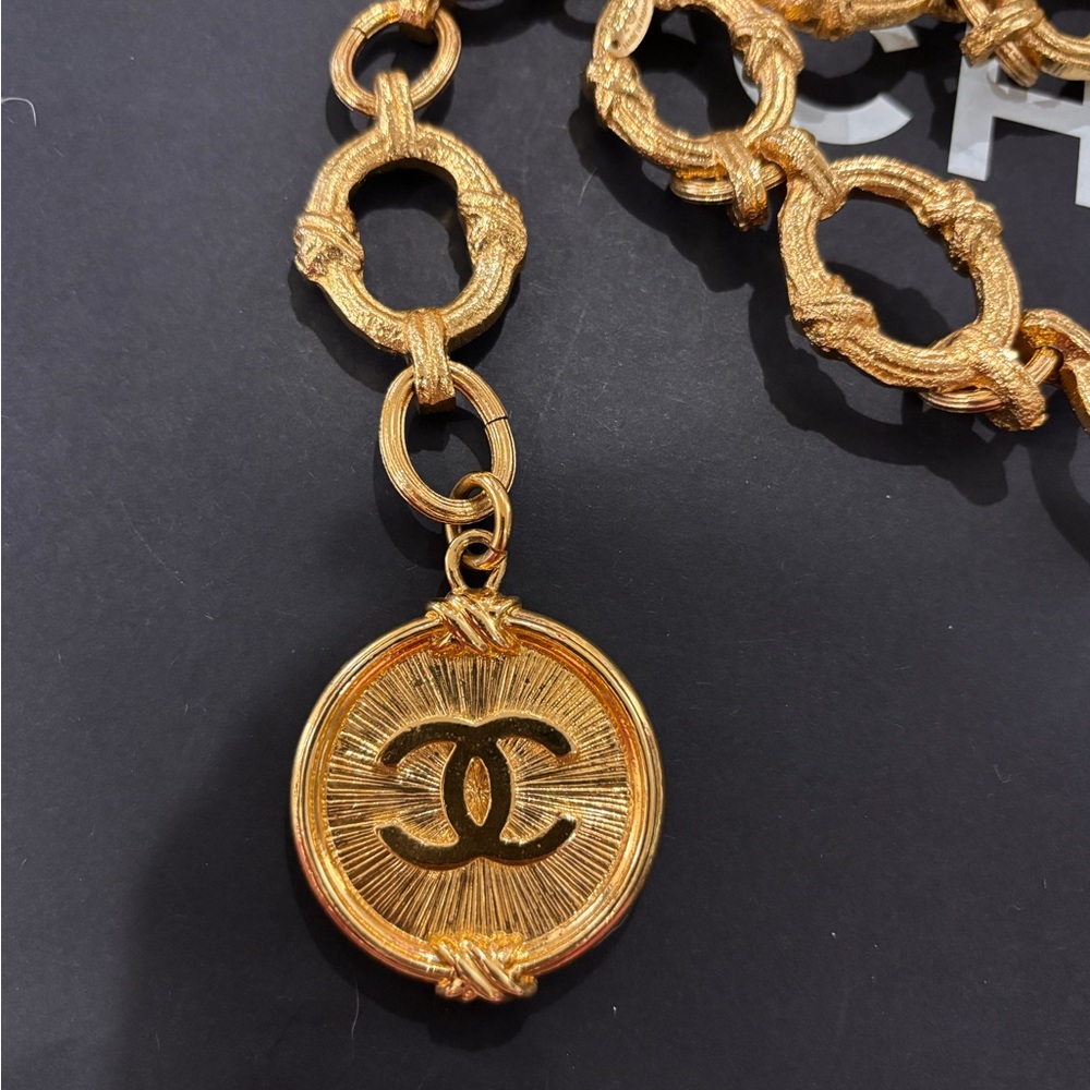 Authentic CHANEL double chain link gold plated medallion vintage belt 95cm - Picture 8 of 9
